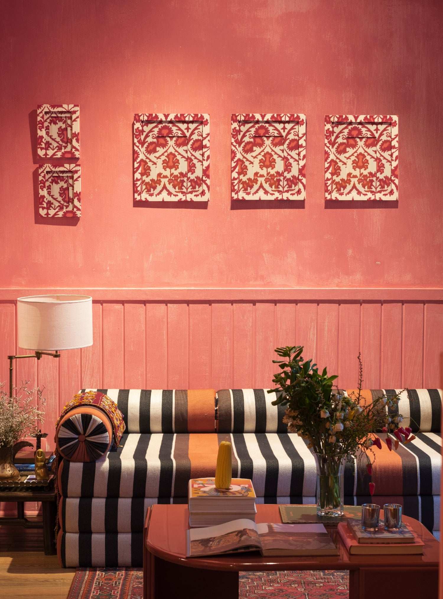 Moldura Ikat Vermelho