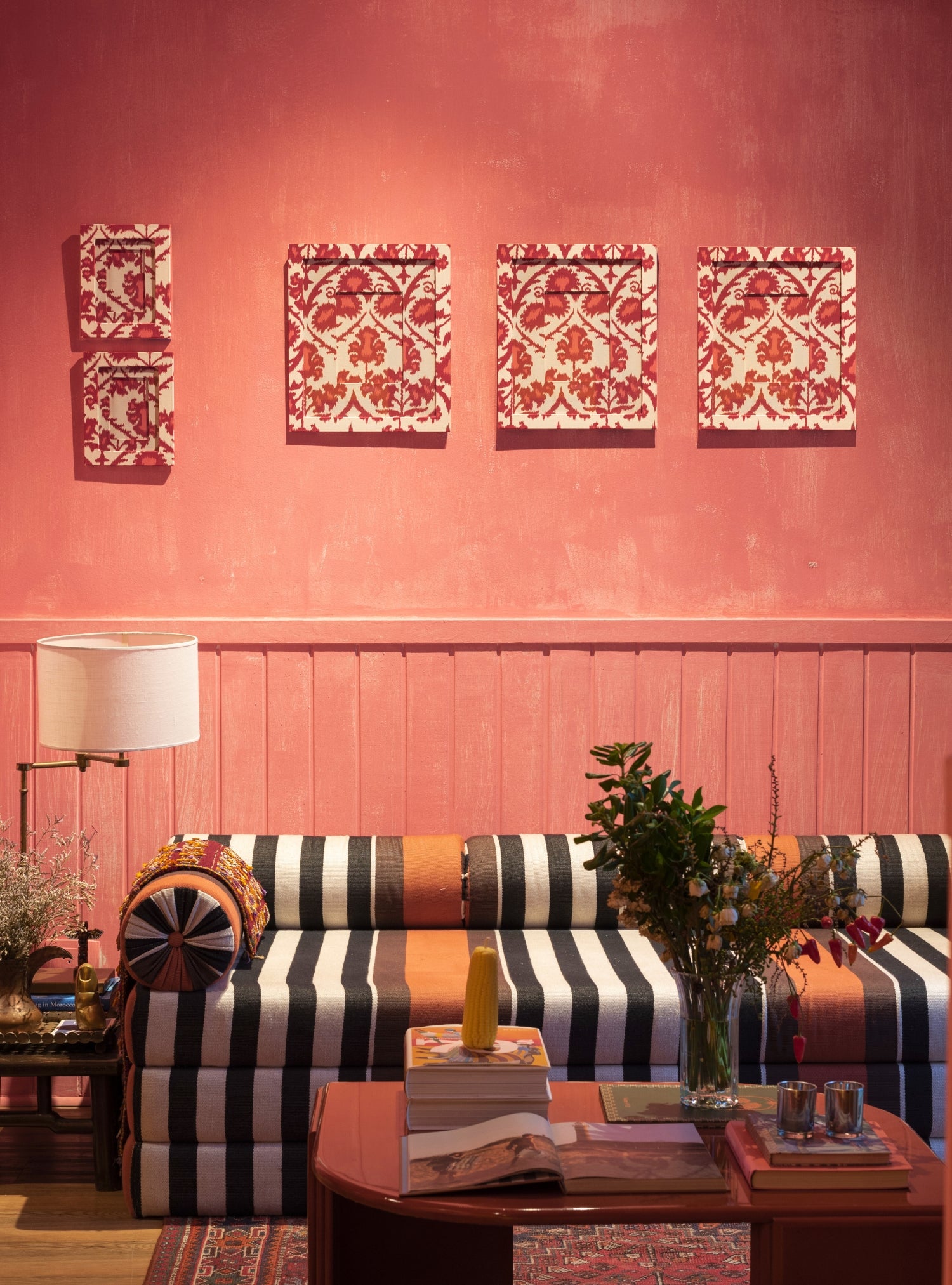 Moldura Ikat Vermelho