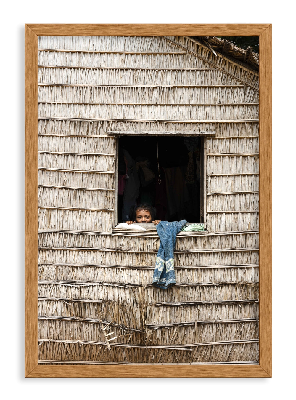 Menina na janela Classic Frame