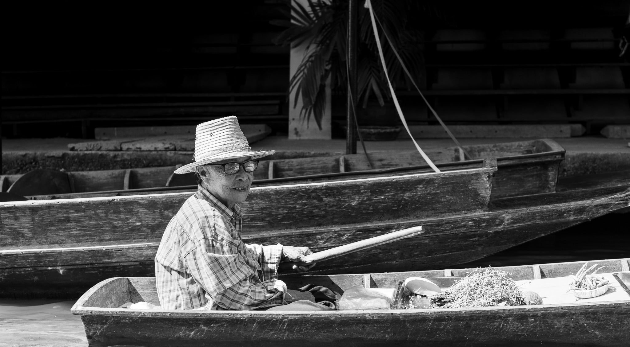 Floating Market IV Frame - Classic