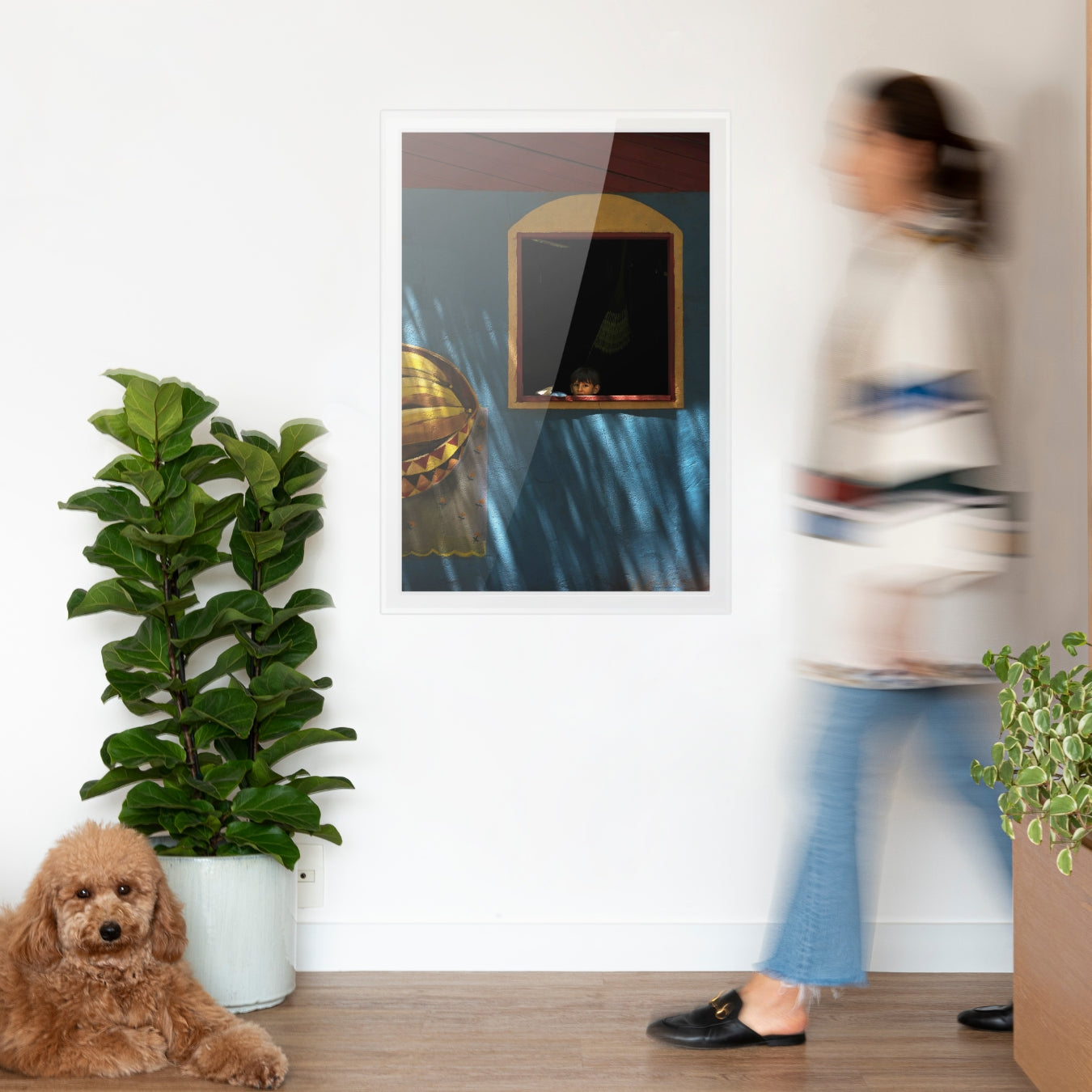 Quadro Menino na janela Classic
