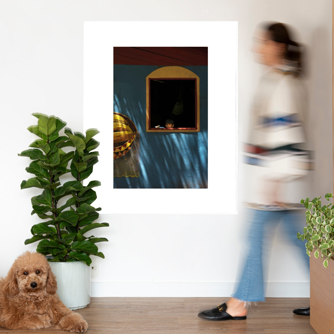 Quadro Menino na janela Classic