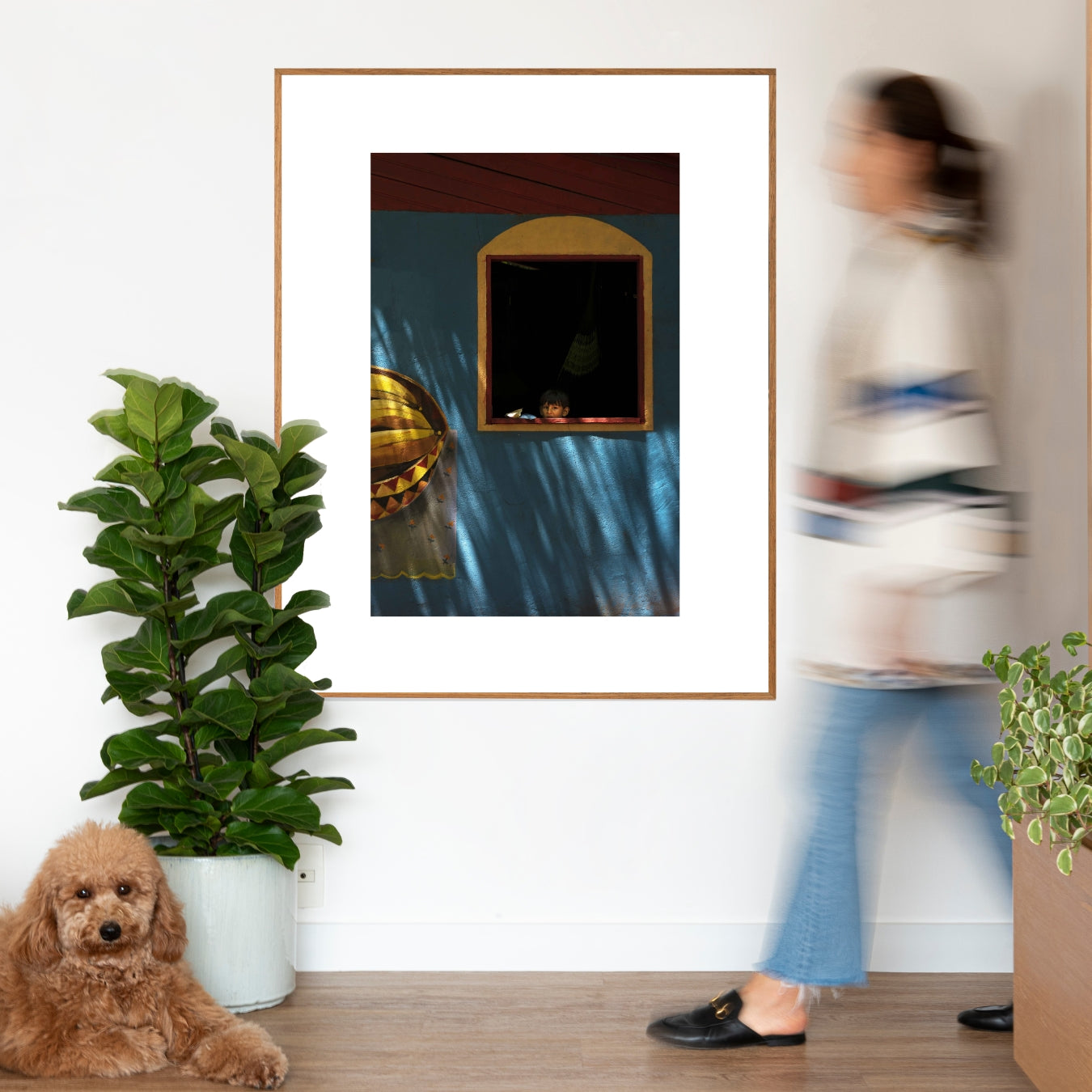 Quadro Menino na janela Classic